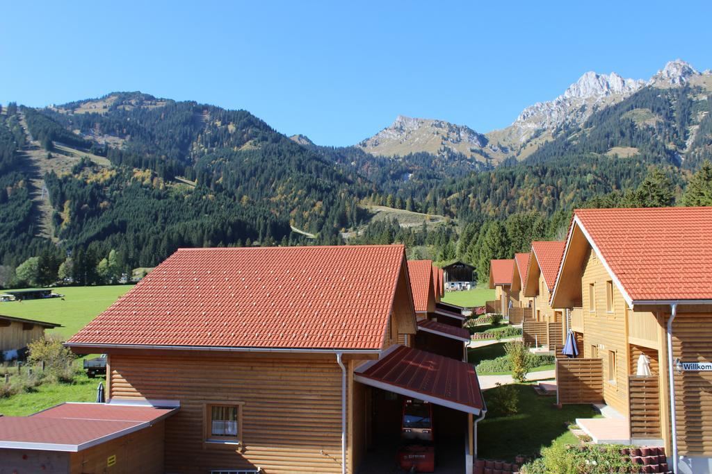 Feriendorf Am Hahnenkamm Reutte Ruang foto
