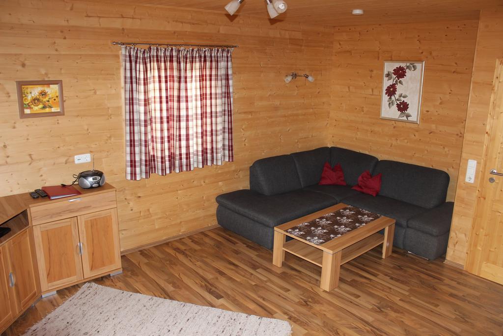 Feriendorf Am Hahnenkamm Reutte Bagian luar foto